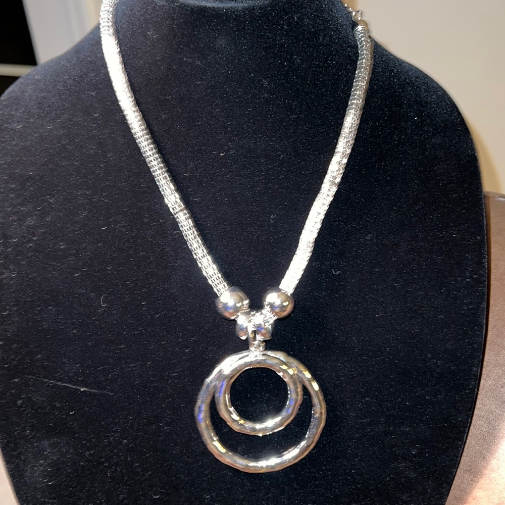 C 1946 Metal Silver-Tone Necklace